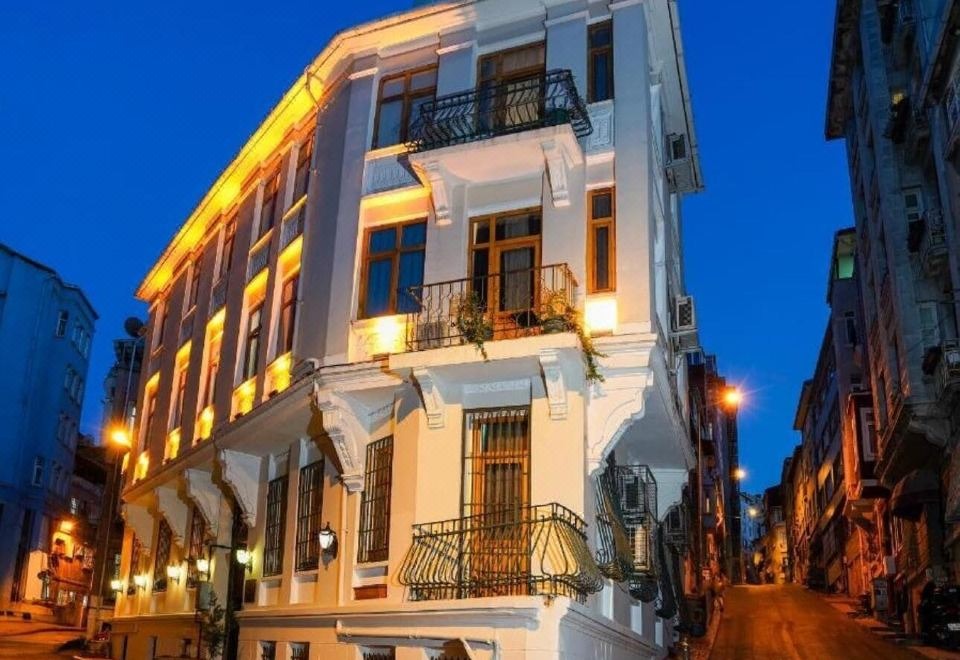 هتل اس تی مسکو بای امی استانبول